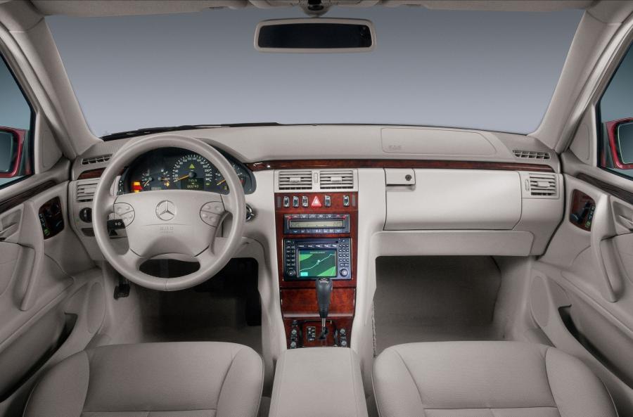  Mercedes-Benz E-Class 1996 года  (фото 21 из 23)